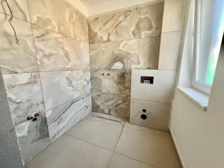 Casă individuală cu 5 camere cu Canalizare în Dumbrăvița
