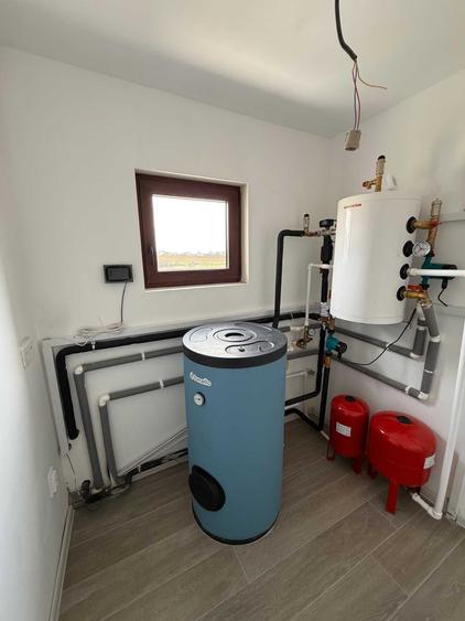 Casă cu 4 camere cu Teren 137 Mp în Sânpetru