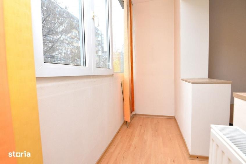 Apartament cu 3 camere semidecomandat, mobilat în Tineretului
