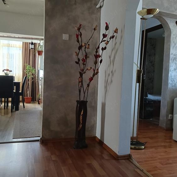Apartament cu 4 camere decomandat în Unirii Sud