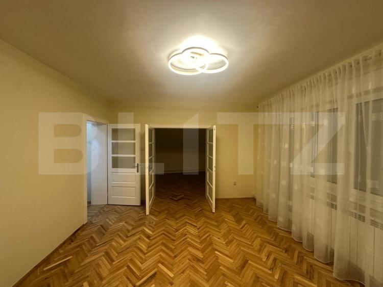 Apartament cu 4 camere decomandat în Titulescu