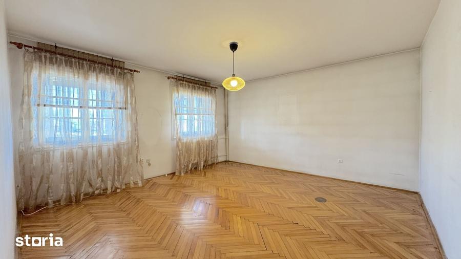 Casă cu 10 camere cu Teren 990 Mp în Ferentari