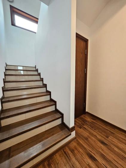Duplex cu 4 camere cu Teren 172 Mp în Zăvoi