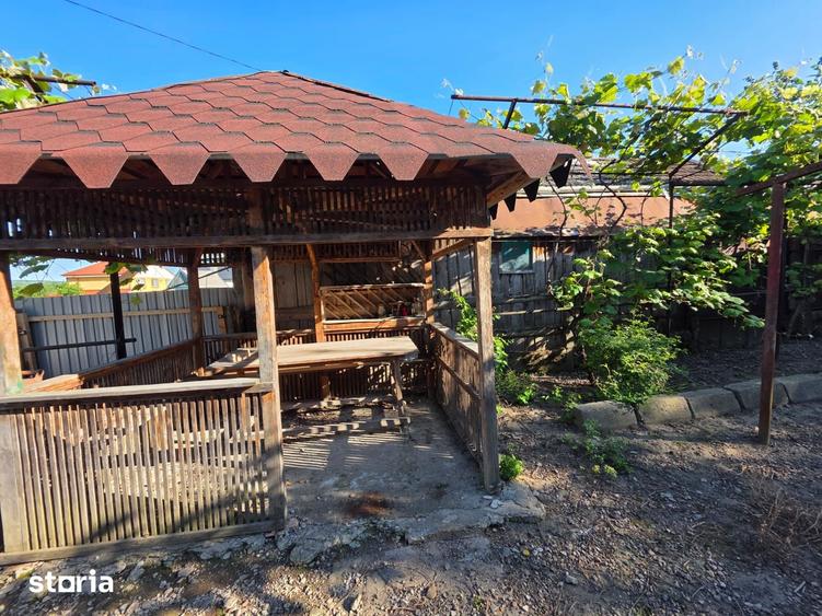 Casă cu 2 camere cu Teren 580 Mp în Central