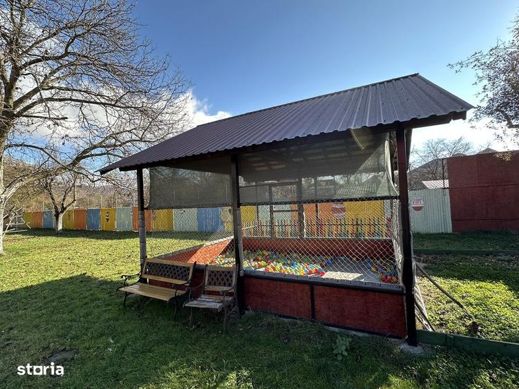 Spațiu comercial, de 2,550 mp, în Pietroșani