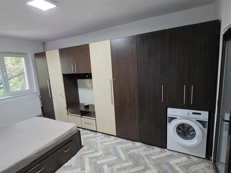 Garsonieră decomandată în Central