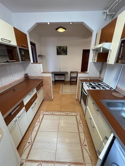 Apartament cu 2 camere decomandat în P-ța Mihai Viteazul