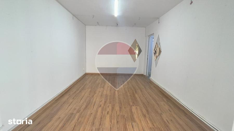Spațiu comercial, de 60 mp, în Micro 14