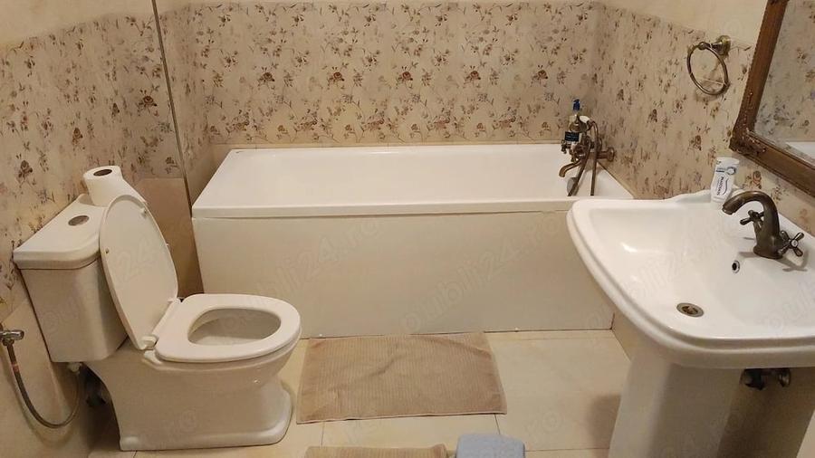 Apartament cu 3 camere decomandat în Central