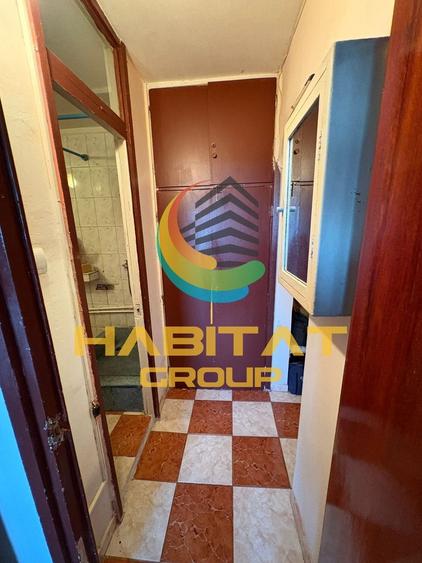 Apartament cu 4 camere semidecomandat, mobilat în Berceni