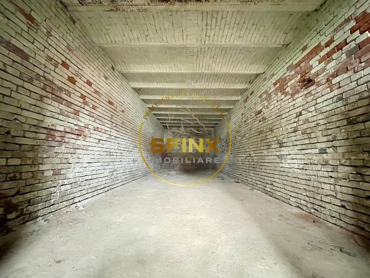 Casă individuală cu 12 camere cu Teren 2998 Mp în Costești