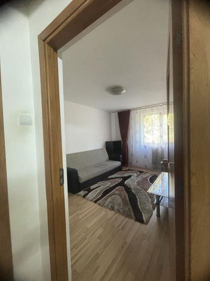 Apartament cu 2 camere decomandat în Războieni