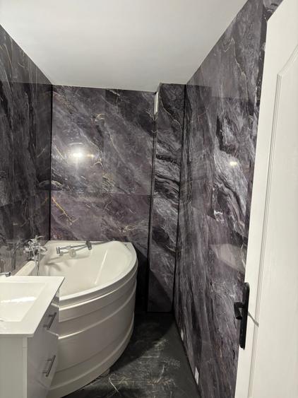 Apartament cu 3 camere în P-ța Unirii
