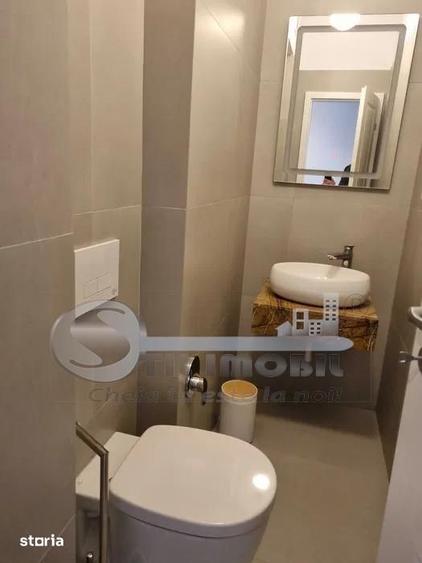 Apartament cu 3 camere semidecomandat în Central