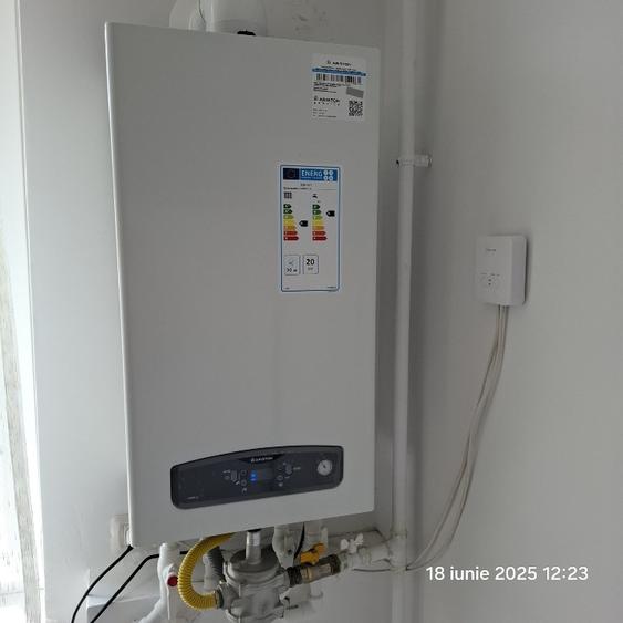Apartament cu 2 camere decomandat în Roșu