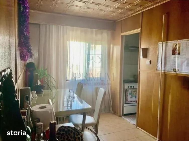 Apartament cu 3 camere decomandat în Lunei