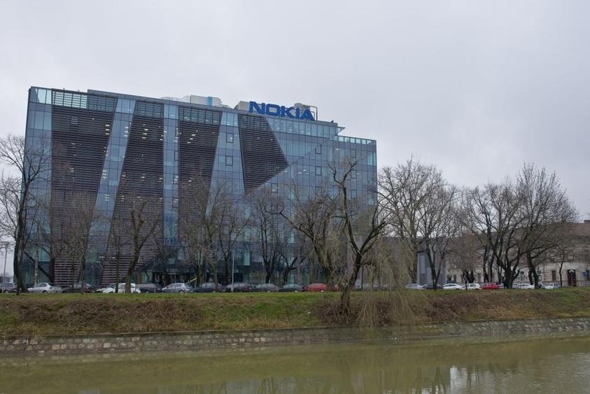 Birou, de 73,000 mp, în Central