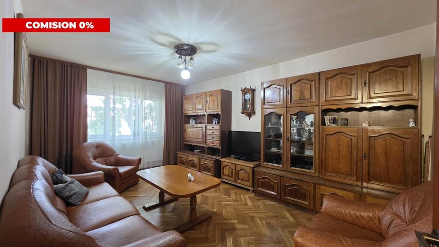 Apartament cu 3 camere decomandat, mobilat în Aradului