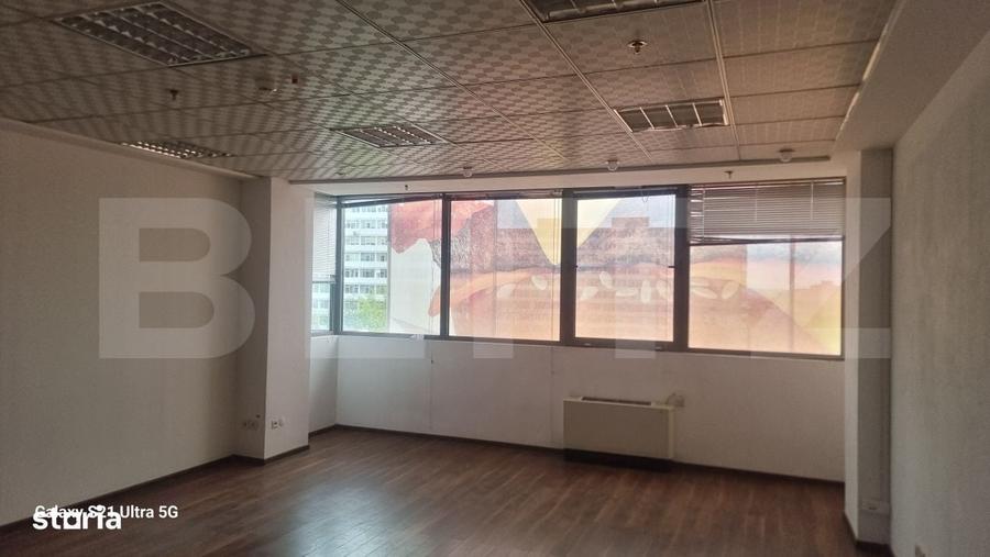Spațiu comercial, de 1,600 mp, în Central
