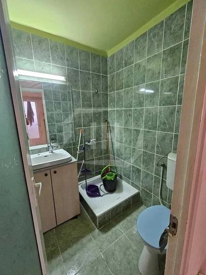 Apartament cu 3 camere decomandat în Între Lacuri