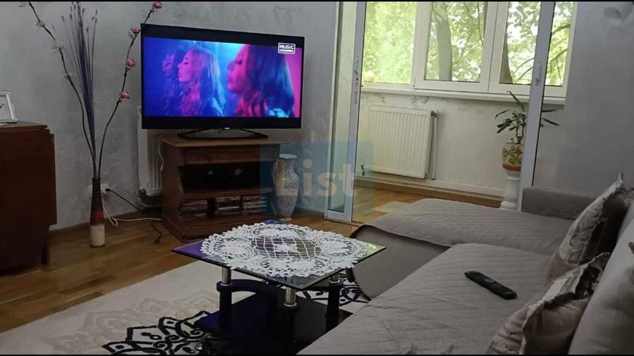 Apartament cu 4 camere decomandat, mobilat în Central
