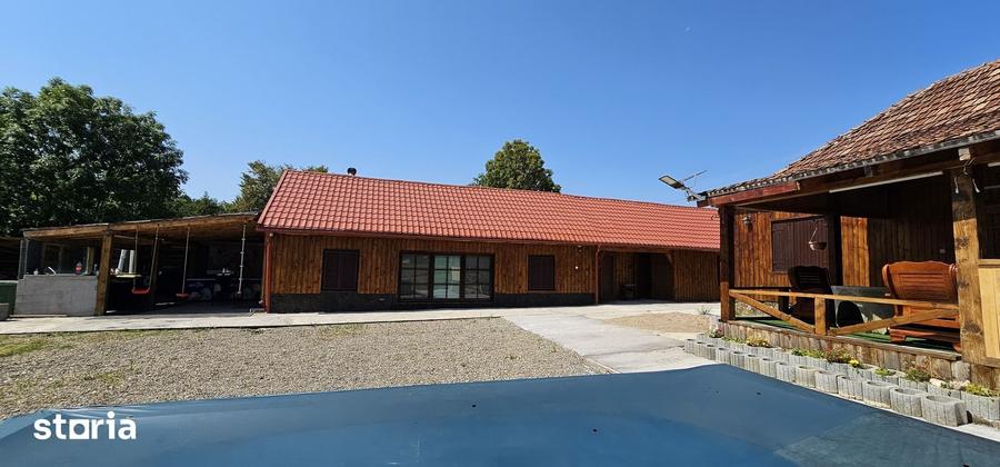 Casă cu 7 camere semidecomandat cu Teren 3900 Mp în Șuncuiuș