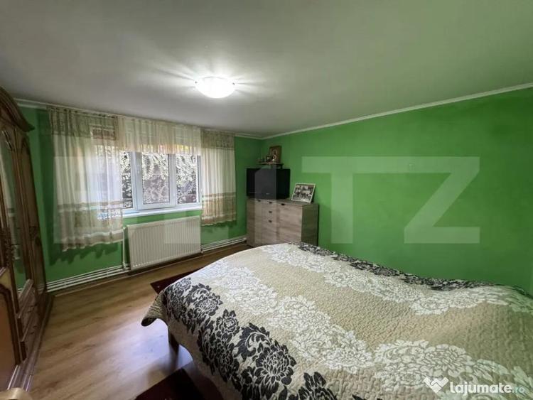 Casă cu 6 camere cu Teren 2500 Mp în Central