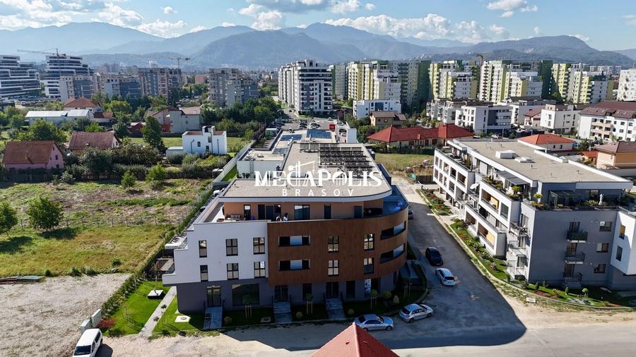 Apartament cu 2 camere decomandat în Tractorul