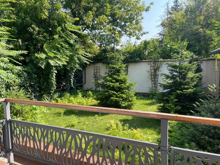 Birou, de 990 mp, în Grivița