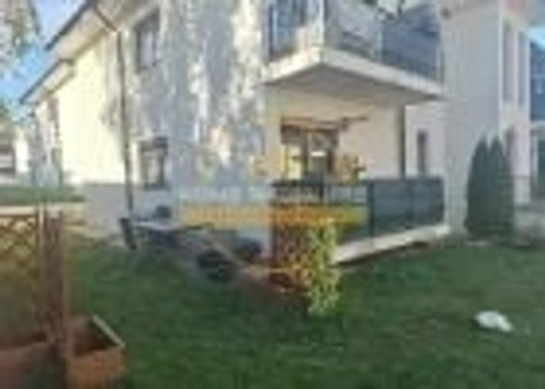 Apartament cu 3 camere decomandat, mobilat în Vișani