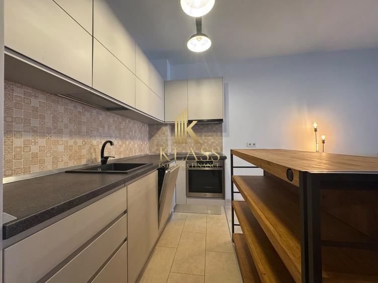 Apartament cu 3 camere semidecomandat, mobilat în Unirii