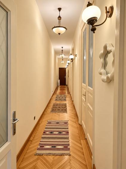 Apartament cu 3 camere decomandat în Cișmigiu