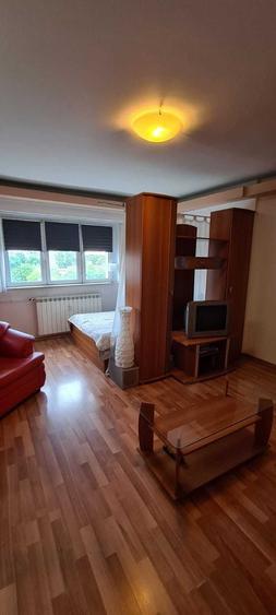 Garsonieră decomandată în Muncii
