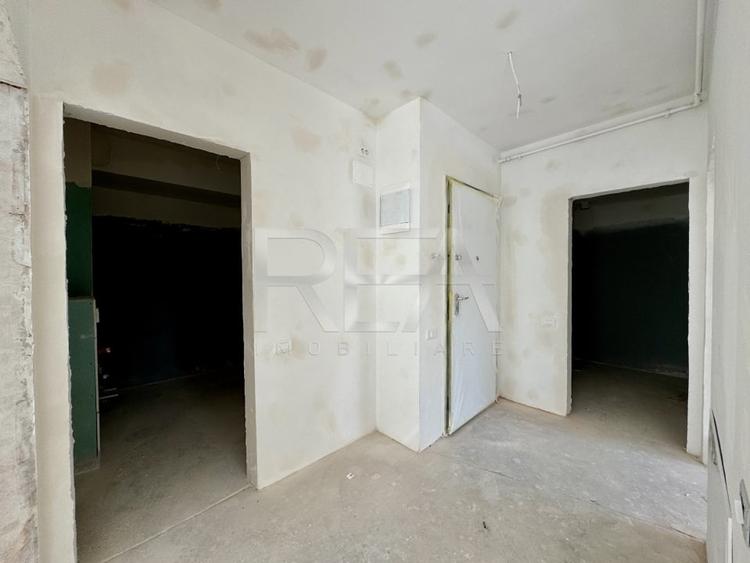 Apartament cu 3 camere decomandat în Matei Voievod