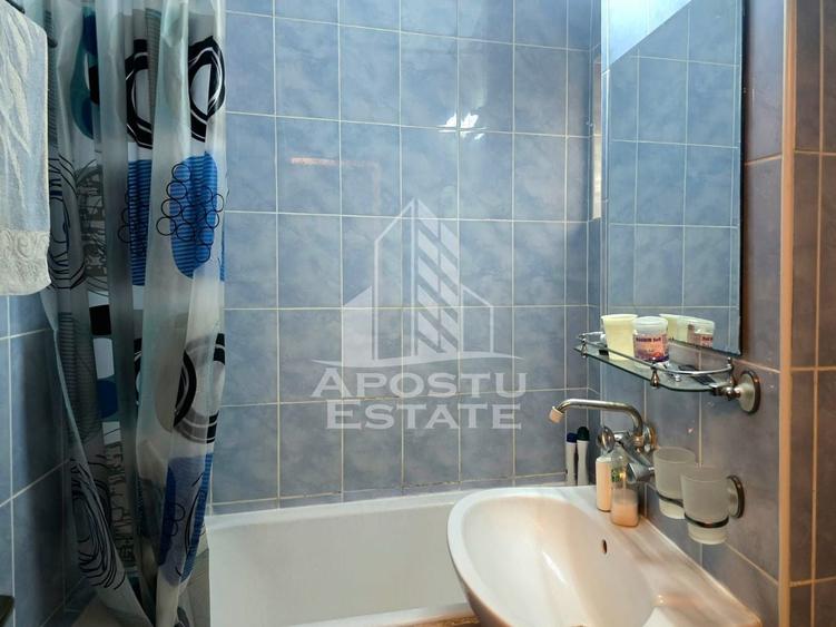 Apartament cu 3 camere decomandat, mobilat în Podgoria