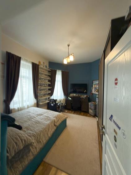Apartament cu 4 camere decomandat în Grădina Icoanei