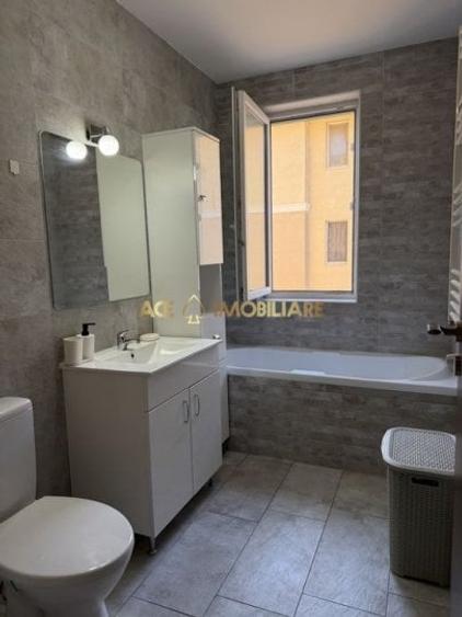 Apartament cu 3 camere decomandat, mobilat în Apărătorii Patriei
