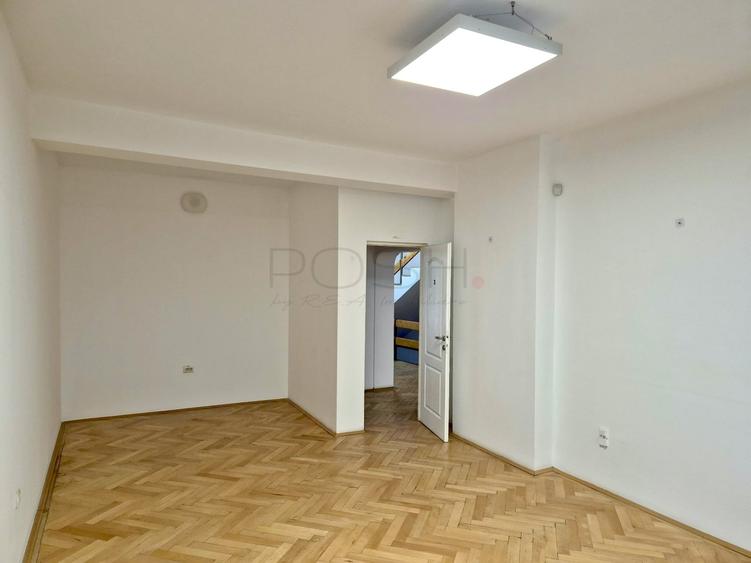 Casă individuală cu 9 camere cu Teren 165 Mp în Dorobanți