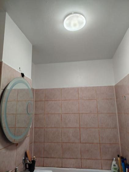Garsonieră decomandată în Titan
