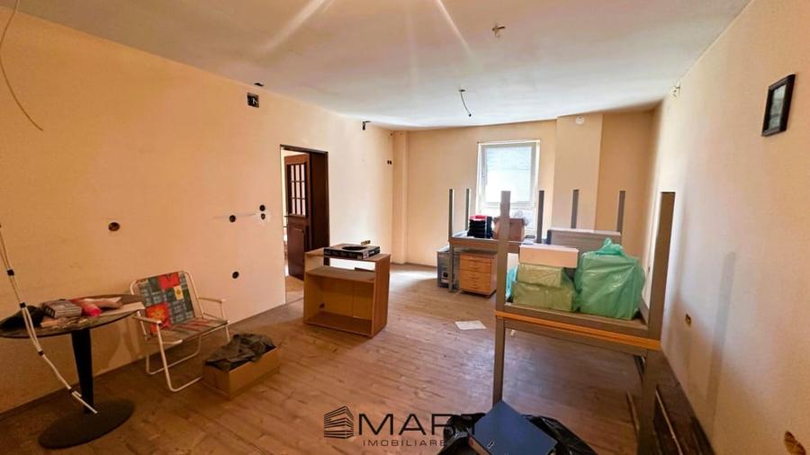 Apartament cu 3 camere decomandat în Central