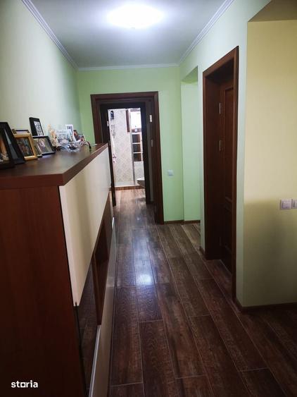 Casă cu 4 camere în Central