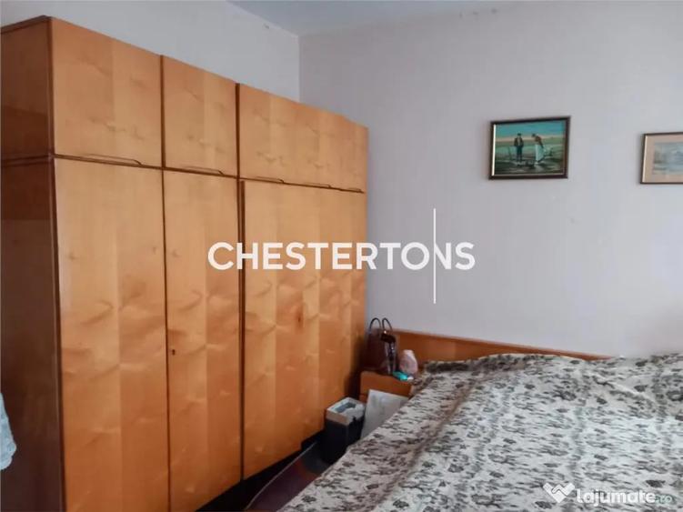 Casă cu 6 camere cu Teren 390 Mp în Central