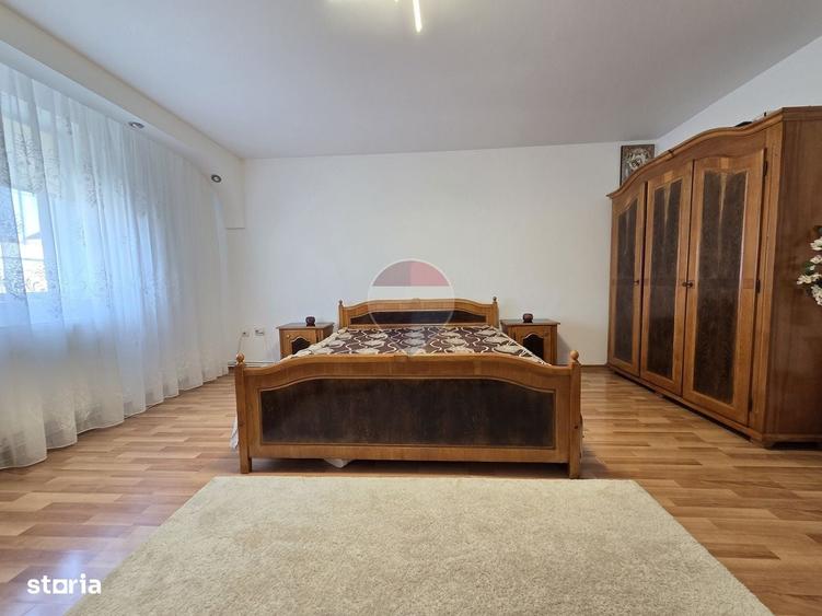 Casă cu 4 camere în Central