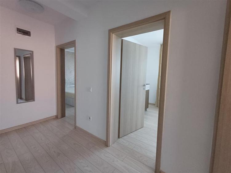 Apartament cu 4 camere decomandat, mobilat în Valea Adâncă