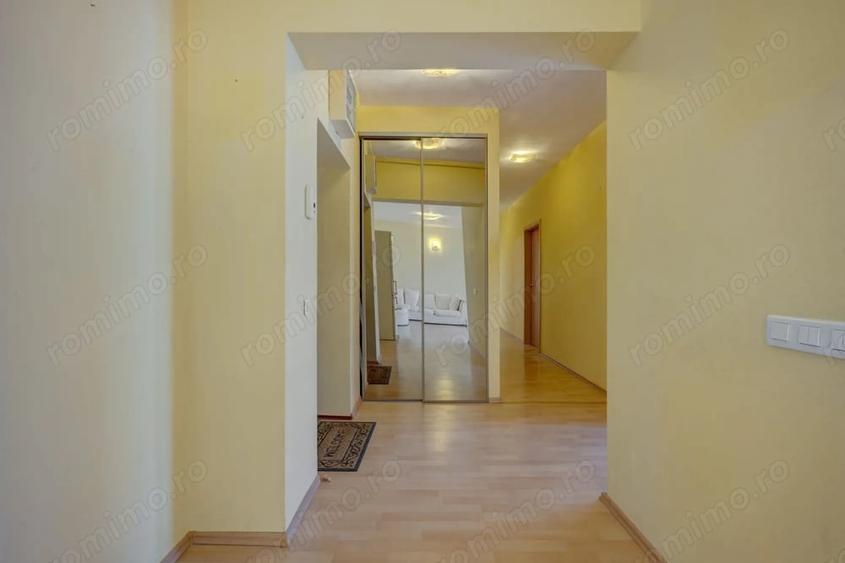 Apartament cu 4 camere decomandat în Titan