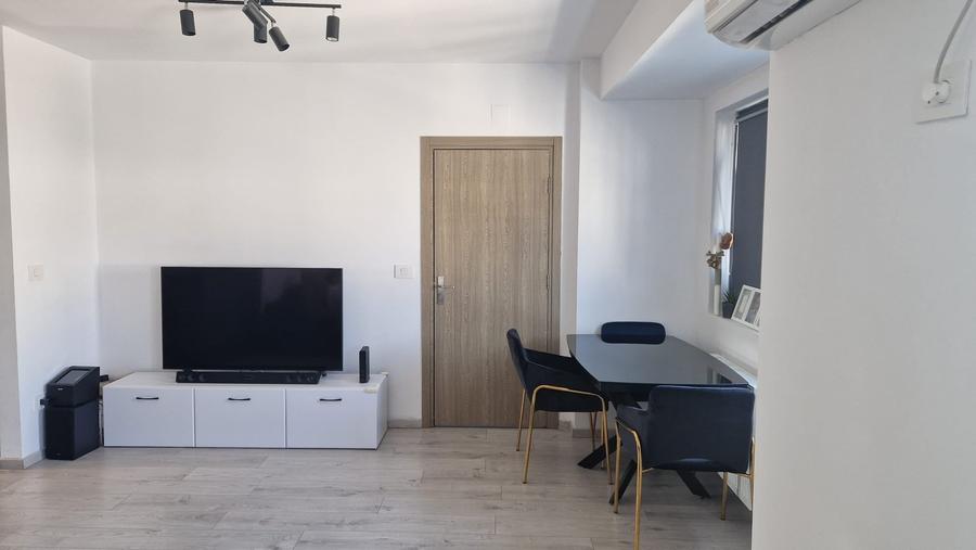 Apartament cu 2 camere decomandat în Lipovei