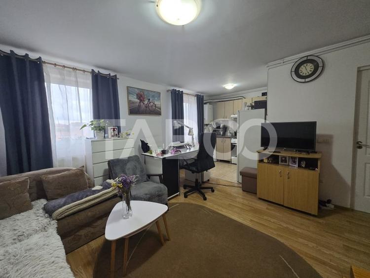Apartament cu 3 camere decomandat, mobilat în Terezian