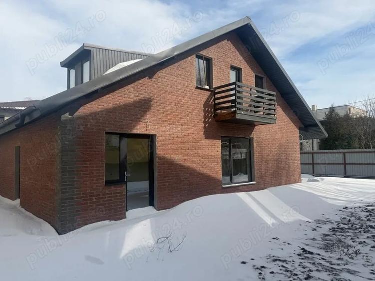 Casă cu 3 camere cu Teren 400 Mp în Costi
