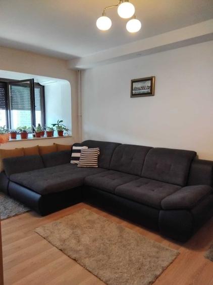 Apartament cu 2 camere semidecomandat, mobilat în Dristor