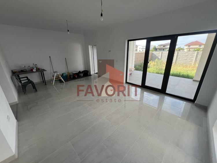 Duplex cu 5 camere cu Canalizare în Chișoda